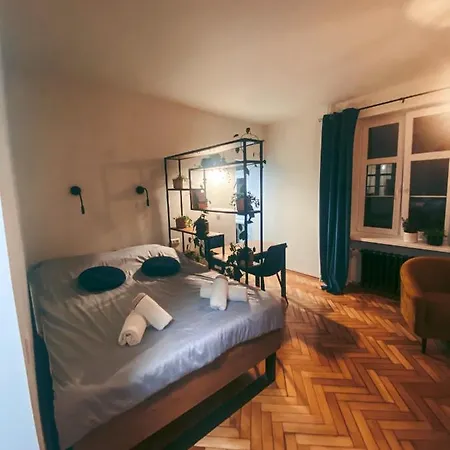 Flowerloft Apartament *